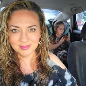 Meet your Posher, Cara